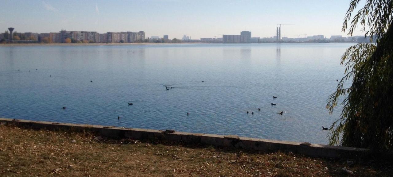 Luxury Westpark 2 Residence With Lake View Bukarest Exterior foto